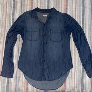 Denim-appearing hollister button up! Much softer than actual denim :)